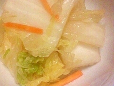 こんぶ茶で、白菜と人参の漬物